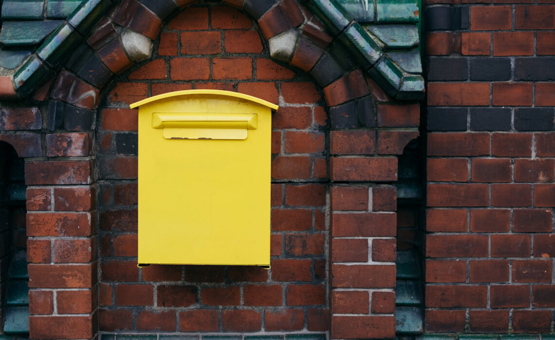 Comment bien écrire son nom sur sa boite aux lettres ?