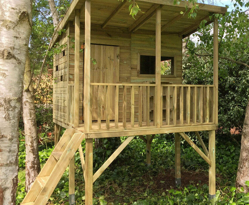 Cabane de jardin pour enfant : faut-il la choisir en bois ou en plastique?