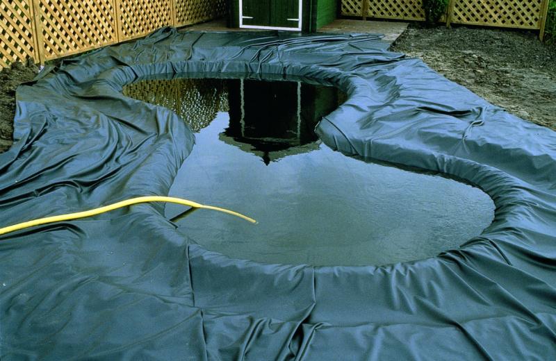 Choisir une bâche EPDM pour bassin de jardin afin d'assurer son