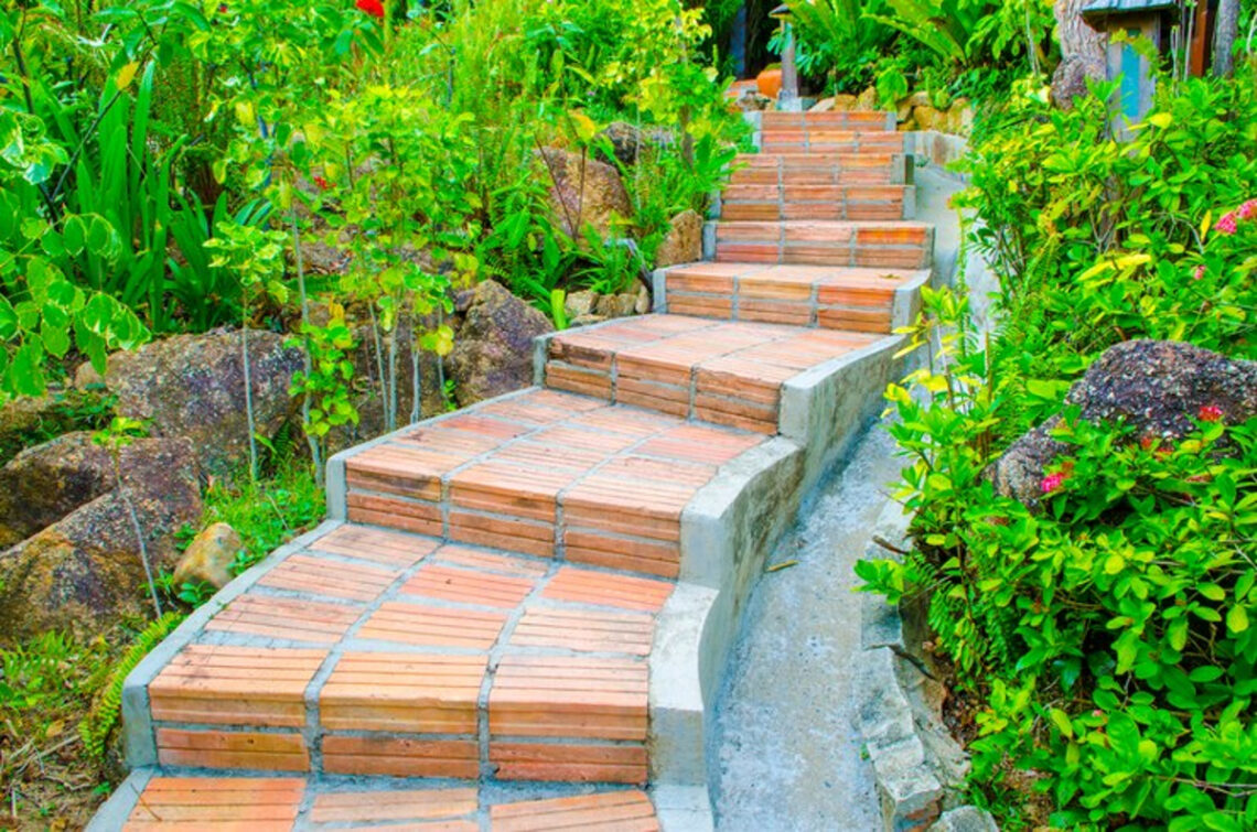 Construire Un Escalier Extérieur En Parpaing Comment construire un petit escalier en parpaing pour votre jardin