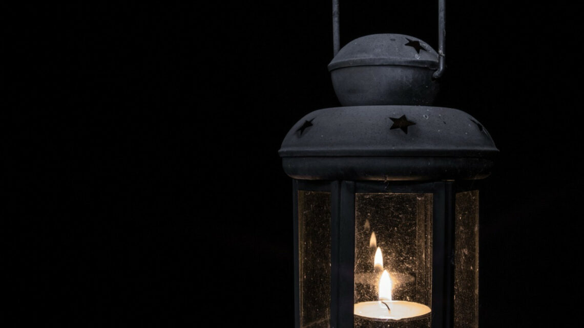 Illuminez votre jardin avec style : nos astuces pour choisir et installer des lanternes extérieures