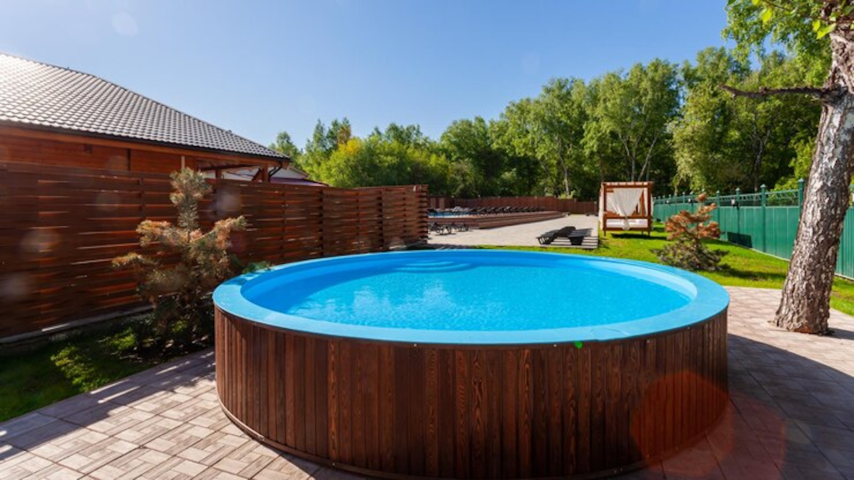 jardin piscine en bois