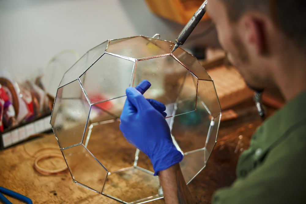 Les étapes à suivre pour percer le verre à l'aide d'une mèche de