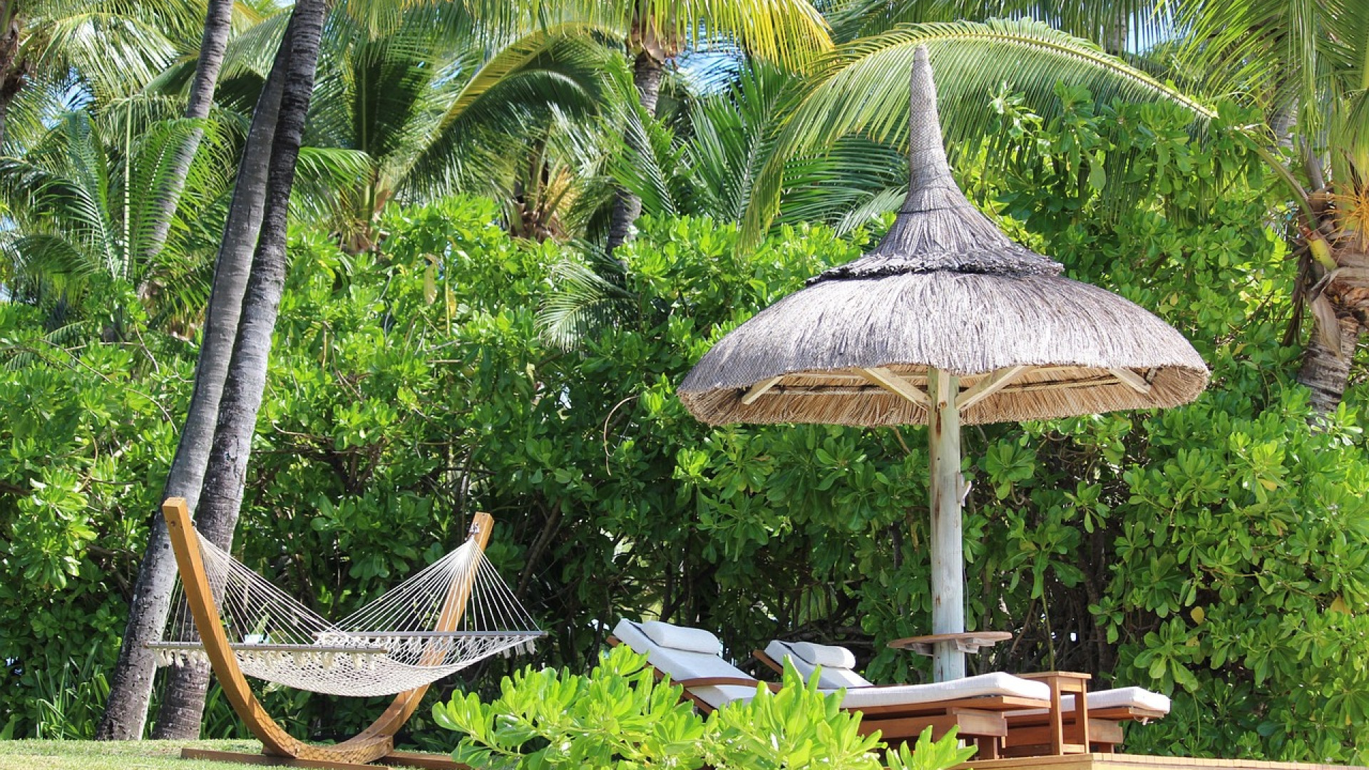 Pied de parasol balinais : le raffinement haut de gamme pour votre terrasse !